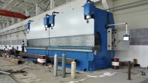 Dernière affaire concernant Vietnamese Steel Fabricator Adopts 12000KN CNC Tandem Press Brake for 12000mm Wide Bending