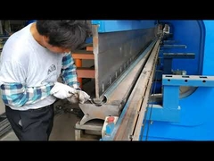 Machine à plier des poteaux coniques