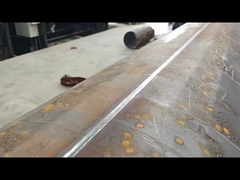 Machine de soudage à fermeture CNC pour poteau lumineux