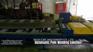 machine de coupe à longueur pour la production de poteaux d'éclairage