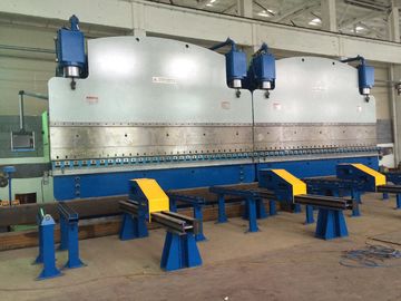 Le frein à pression hydraulique CNC Tandem modèle 2-WE67k-1200/6250 pour la fabrication d'une tour tubulaire à transmission monopole et d'un mât élevé