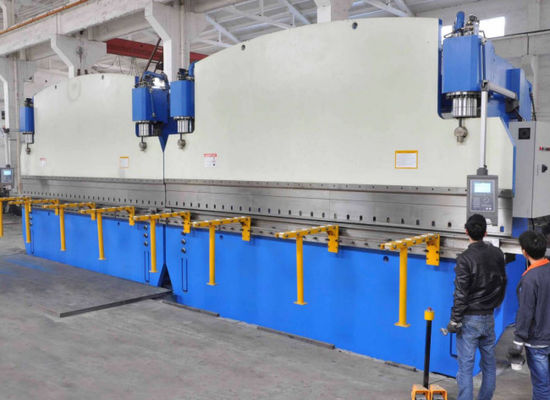 Bon prix 320T 6000 mm frein à pression CNC hydraulique en ligne