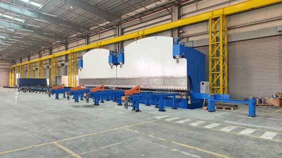 Presse plieuse hydraulique tandem CNC avec une force de travail de 2x1200 tonnes et une longueur de table de 2x6250 mm pour une longue durée de vie