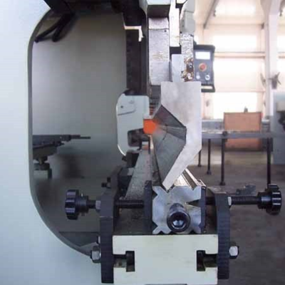 Ensemble de poinçons et de matrices d'outillage de frein de presse pour machine à cintrer hydraulique CNC