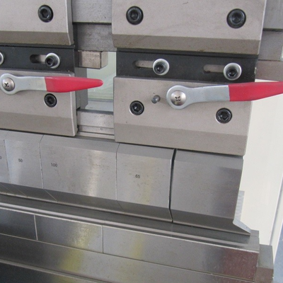 Ensemble de poinçons et de matrices d'outillage de frein de presse pour machine à cintrer hydraulique CNC