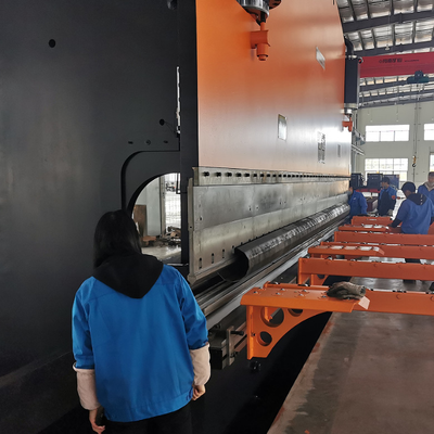 Frein à pression hydraulique CNC de 400 tonnes avec longueur de fonctionnement de 8000 mm et commande DELEM DA53T