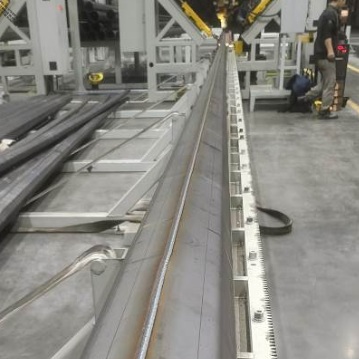 La machine à souder à la fermeture de pôle CNC.