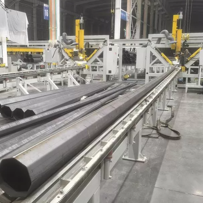 Machine de soudage à poteaux lumineux MIG à large diamètre de 600 mm à impulsion avec une course de soudage de 12 m pour les poteaux lumineux de rue