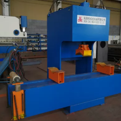 Machine de redressement de poteaux sans fil à commande à distance de 30 tonnes 3M pour poteaux de lampadaires