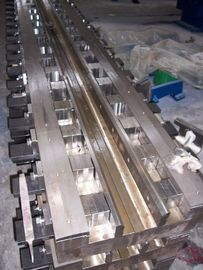 L'outillage de la presse hydraulique de freinage / moule de perforation