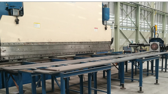 Bon prix 2-WE67K-320/7000 frein à pression hydraulique CNC en tandem pour la fabrication de pôles lumineux en ligne